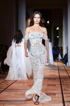 Egypt Fashion Modern, Ancient Egypt Inspired Outfits, Ancient Egyptian Inspired Fashion, Ancient Egypt Fashion Queens, Zuhair Murad Egyptian Collection