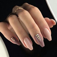 Unhas Decoradas com Pedras – Dicas e inspirações Nails And Rings, Mauve Nails, Ballerina Nails, Pedicure Nail Art, Classy Nails, Nail Arts, Gel Nail Art, Nail Shapes