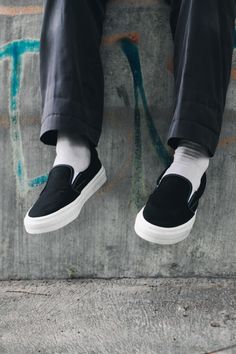 Vans Classic Slip On Outfit, Slip On Outfit Men, Vans Slip On Outfit Men, Slip On Vans Outfit, Vans Slip On Outfit, Chucks Outfit, Black Slip On Vans Outfit, Slip On Outfit, Vans Slip On Black