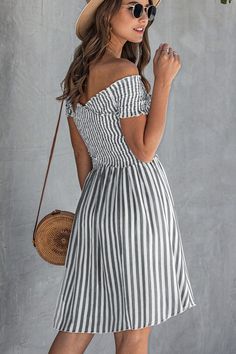 Striped Print Dresses, Short Dress Styles, Printed Tankini, Looks Party, Striped Mini Dress, Trendy Collection, Tankini Set, Stripe Dress, Printed Mini Dress