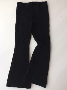 A Ribbed Flared Pants for girls. A very comfortable and fancy trousers for girls.  This bell bottom will be custom made for you in an old rose ribbed corduroy jersey.  These are the standard sizes  Length - age size 98 cm - 3 years 104 cm - 4 years 110 cm - 5 years 116 cm - 6 years 122 cm - 7 years 128 cm - 8 years As these flared pants will be made by order, you can always message me for adjusted size measurements.  CARE INSTRUCTIONS These pants can be washed warm on 30 degrees celsius.  Een hippe flared meisjesbroek in zwart, gemaakt van een stretchy corduroy  wat er voor zorgt dat het heel comfortabel draagt. Daarnaast is dit model helemaal high fashion en erg hip.  Deze broek wordt op maat en bestelling gemaakt dus kan eventueel ook op maat aangepast worden  De standaardmaten zijn:   L Black Ribbed Cotton Bottoms, Full-length Black Cotton Leggings, Black Full-length Cotton Leggings, Full Length Black Cotton Leggings, Black Full Length Cotton Leggings, Black Full-length Ribbed Pants, Black Ribbed Full-length Pants, Stretch Ribbed Black Pants, Black Stretch Ribbed Pants