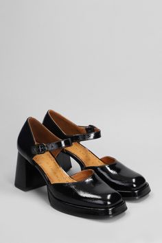 Kante Pumps in black leather, square toe, ankle strap, plateau, block heel, rubber and half leather sole , heel 75mm, 100% leather, Made in Spain Chie Mihara Shoes, Womens Shoes High Heels, Leather High Heels, Gorgeous Bags, Sneaker Wedge, High Heel Pumps, Beautiful Shoes, Manolo Blahnik, High Heel Shoes