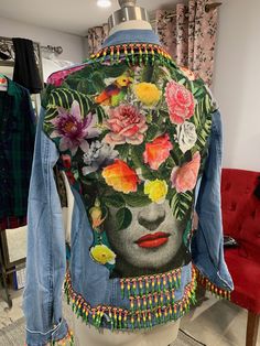 Made with only authentic fabric, with a unique touch of love. Denim Jacket Diy, Denim 2024, Decora Fashion, Applique Jeans, Jacket Diy, Embellished Denim Jacket, Embellished Clothing