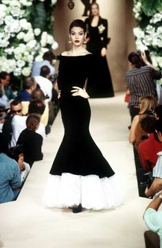 Haute Couture Style, Stephanie Seymour, 파티 드레스, Carla Bruni, Helena Christensen, Linda Evangelista, Couture Mode