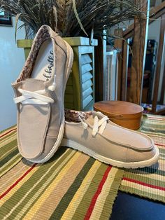 Holly Slip On Sneaker Feeling Great, Slip Ons, Online Purchase, Moccasins, Clothing Items, Grey And White, Slip On Sneaker, Slip On, Lace Up