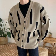 Mens Cardigan Outfit, Placket Design, Knitted Sleeves, Sleeve Placket, Guys Clothing Styles, Estilo Preppy, Streetwear Men, Cardigan Outfits