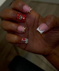 Matching Valentine Couple Nails, Nails Inspo For Valentines, Big Mama Nails, Mariah The Scientist Nails, Hard Nails Short, I Love Ny Nails, Valentines Day Nails With Charms, Nail Shorties, Cute Shorties Acrylic Nails