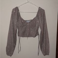 Sparkly Crop Top Sparkle Long Sleeve Sparkly Crop Top, Sparkly Shirt, Sparkly Crop Tops, Tops Long Sleeve, Long Sleeve Crop, Teen Fashion Outfits, Long Sleeve Crop Top, Teen Fashion, Womens Skirt