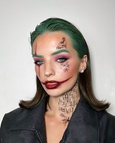 #halloween #halloweenmakeupideas #hothalloweencostumes #joker #halloweencostumeideas #halloweeniscoming #spooky Joker Women’s Makeup, Female Joker Halloween Makeup, Joker Female Makeup Looks, Halloween Female Makeup, Joker Eyeliner, Joker Halloween Makeup Easy, Joker Halloween Costumes Female Diy, Female Joker Makeup Halloween, Joker Costume Women Diy