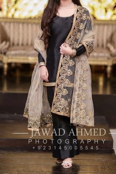 Plen Suits Design, Pakistani Formal Dresses Party Wear, Formal Dresses Party, Plain Suits, Stitching Styles, Dupatta Designs, Kurtis Design, Embroidery Dupatta, Stylish Kurtis