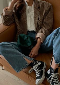 Academia Outfits, Fits Inspo, Everyday Chic, Cooler Look, Looks Street Style, Converse Sneakers, 가을 패션, Komplette Outfits, Casual Style Outfits