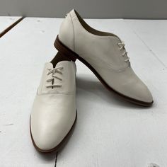 Cole Haan White Modern Classic Oxford Shoes Lace Up Womens Size 5.5 B New. Condition Is New Without Tag Or Box, Never Worn See Photos Ls89/23 Shoesb6 Kr23 White Pointed Toe Lace-up Shoes For Work, Classic Low-top Oxfords For Spring, White Closed Toe Oxfords For Office, Classic Lace-up Shoes With Ortholite Insole, Classic Cushioned Lace-up Shoes For Spring, Low-top Leather Office Shoes, Classic Lace-up Shoes With Cushioned Footbed For Spring, Classic White Lace-up Office Shoes, White Oxfords With Leather Sole