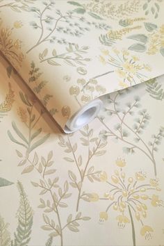 an image of a wallpaper with flowers and leaves on the background in pastel colors