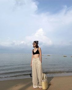 Beachy Summer Outfits, Goa Outfits, Haircut Selfie, Photo Hijab, Beachy Outfits, Summer Poses, Cute Hairstyle, Beach Fits, Hijab Girl