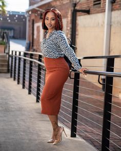 Pencil Skirt Outfits Black Women, Official Skirts Work Outfits, Stylish Skirts Fashion, Business Attire Women, Corporate Outfits, Modest Wear