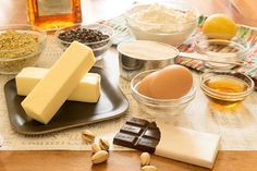 the ingredients to make this dessert are displayed on a table