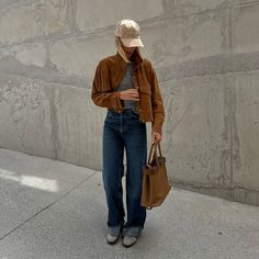 25 Fall Looks 2024: Trendy, Casual, and Chic Outfit Ideas for Every Occasion Outfits Inspiration Aesthetic, Suede Jacket Outfit, Hermes Boots, Fashion Trend Forecast, Made For Each Other, Chic Fall Outfits, Transition Outfits, Leather Jacket Outfits