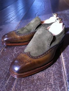 Two Tone Shoes, Mens Wingtip Shoes, Wingtip Shoes, Peacoats, Desert Boot, Simple Shoes, Dress Loafers, Moccasins Mens, Moccasins Shoes