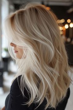 Blonde Locks, Caramel Blonde, Light Blonde Hair, Coloring Ideas, Winter Hair Color, Winter Hair, Hair Skin Nails