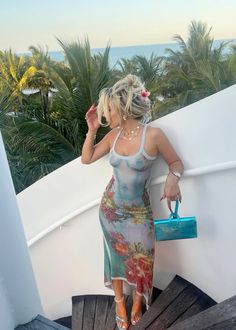 Classy Beach Aesthetic Outfits, Floral Maxi Dress Summer, Outfit Inspo Vacation, Chic Updo, Summer Dress Casual, Maxi Dress Summer, Mesh Maxi Dress, Vacation Dress, Vacation Outfit