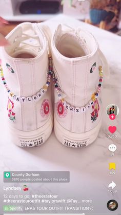 Taylor Swift Shoes Diy Ideas, Eras Tour Shoes Diy, Eras Tour Converse, Diy Eras Tour Outfit Ideas, Eras Tour Crafts, Eras Tour Diy Outfits, Eras Tour Outfit Diy, Converse Bracelet, Eras Tour Shoes