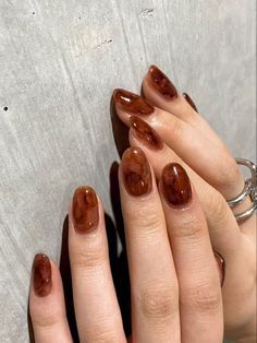 Korean Autumn Nails, Brown Manicure Ideas, Dark Jelly Nails, Japan Inspired Nails, Red Jelly Nails, Brown Nails Design, Hello Nails, Hippie Nails, Subtle Nails