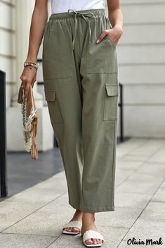 Olivia Mark - Pantalones cargo con bolsillos en mezcla de lino verde Driven Pants With Lace, Linen Style Fashion, Pocket Cargo Pants, Statement Clutch, Stylish Women Fashion, Casual Day Outfits, Over 50 Womens Fashion, Green Style, Cargo Style