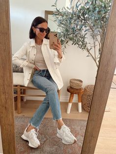 European Travel Outfit, Styled Outfits, New Balance Outfit, Office Casual Outfit, Mum Fashion, Fall Wardrobe Essentials, Sneakers Outfit, Office Outfits, Outfits Casuales