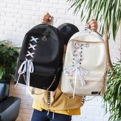 Bag Trends 2023, Hand Bag Design, College Bags For Girls, Girly Backpacks, Trending Handbags, Cute Mini Backpacks, Colors Pastel