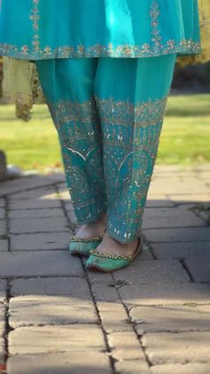 Punjabi Suits Designer Boutique Latest, Suit Colour Combination, Plaid Suits Women, Wedding Suit Women, Punjabi Suits Designer, Bridal Suits Punjabi, Latest Punjabi Suits, Patiala Suit Designs, Punjabi Suits Designer Boutique