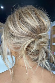 Guest Hair, Up Dos For Medium Hair, Updos For Medium Length Hair, Penteado Cabelo Curto, Braided Bun, Short Hair Updo, Wedding Hair And Makeup, Messy Hairstyles