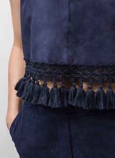 Top con borlas Cost Sheet, Estilo Hippie, Couture Embroidery, Designs For Dresses, Massimo Dutti, Fashion Details, Jeans Shorts, Look Fashion, Tassels