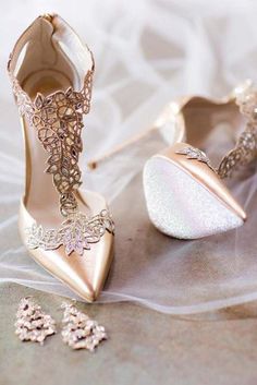 Close Shoes, Hak Tinggi, Homecoming Shoes, Wedge Wedding Shoes, Trending Womens Shoes, Bridal Heels, Rene Caovilla, Wedding Heels, Fabulous Shoes