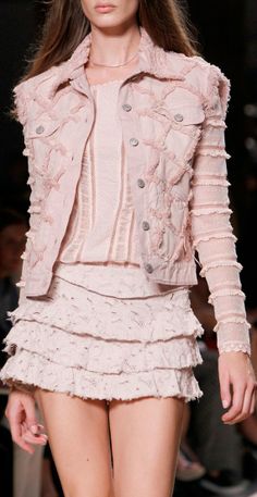 Isabel Marant RTW Spring 2014 Vogue Reference, Pink Runway Fashion, Elegante Casual, Primavera Estate, Pink Fashion