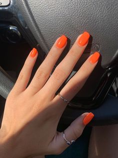 Short Square Acrylic Nails Color, Orange Nails Coffin Short, Neon Orange Nails Coffin, Orange Nails With Nail Art, Nails Acrylic Orange Neon, Short Bright Orange Nails, Orange Classy Nails, Plain Orange Nails Acrylic, Preppy Nails Orange