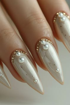 Nails With Pearls, Makati