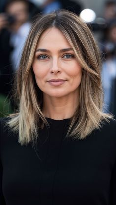 29 Fabulous Mid-Length Haircut Ideas for Fine Hair Haircut Ideas For Fine Hair, Ideas For Fine Hair, Mid Length Straight Hair, Fine Hair Cuts, Brunette Hair Cuts, Blonde Summer, Fine Straight Hair, Straight Hair Cuts