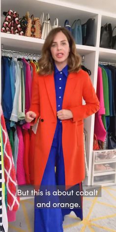 Trinny Woodall 2022, Column Dressing, Mountain Clothes, Color Wardrobe, Colour Outfit, Lookbook Casual, Trinny Woodall, Dress And Sneakers Outfit, Winter Dressing