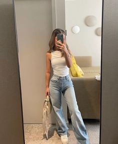 Ootd For School Casual, Pantalon Wide Leg Outfit, Basics Outfit Ideas, City Break Outfit Summer, Zara Inspired Outfits, Outfit Uni, Fancy Casual, Casual Chic Outfits, Uni Outfits