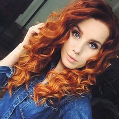 Pelo Color Cobre, Copper Curls, Curls Ideas, Roux Auburn, Feria Hair Color, Magenta Hair Colors, Cheveux Oranges, Magenta Hair, Red Hair Inspo