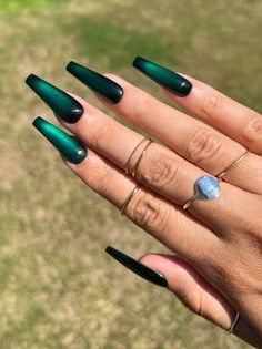 Kylie Jenner Green Nails, Gem Green Nails, Phthalo Green Nails, Cat Eye Nails Matte, Velvet Green Nails, Midnight Green Nails, Green Inspo Nails, Green Cateye Nail, Green Nails Cat Eye