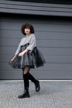 Our unique hoodie is made in avant garde style with rich tulle ruffles and two side slits for comfy wear. This tunic dress is available in plus sizes up to 5X.  Wear your hoodie sweater dress with jeans or leggings ♥  It will look fantastic with lace up boots or sneakers. Fabric : Cotton and Polyester Mid Weight Knit Color : Black and White * We can make it all black as well. Length : 90 cm  Sizing : Please see the size chart in the pictures above, where you can find your size, based on your mea Maternity Dress Winter, Tulle Ruffles, Hoodie Sweater Dress, Friday Outfit, Comfy Wear, Custom Dress, Dress Maternity, Fall Winter Dresses, Unique Hoodies