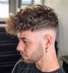 S Haircut, Mid Fade Haircut, Men's Curly Hairstyles, Mens Haircuts Short Hair, Beard Haircut, Gents Hair Style, Wavy Hair Men