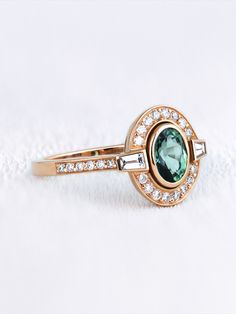 Bague de fiançailles, mariage, bague art déco, bague saphir vert, bague diamant, demande en mariage, bague or 18 carats Emerald Engagement, Emerald Engagement Ring, Made In France, Emerald, Sparkle, Engagement Rings