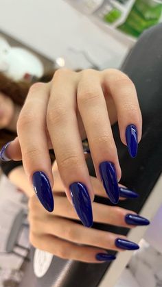 Deep Royal Blue Nails, Blue Violet Nails, Long Dark Blue Nails, Royal Blue Manicure, Blue Royal Nails, Nail Inspo Dark Blue, Dark Blue Almond Nails, Dark Blue Nails Ideas, Royal Blue Nail Ideas