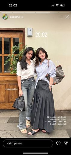 Outfit Ngampus, Soft Feminine Outfits, Ootd Jeans, Classy Lifestyle, Fashion Tiktok, White Shirt Outfits, Modern Hijab Fashion, Hijabi Fashion Casual, Casual Hijab Outfit