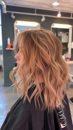 25 Peach Hair Colors for a Pop of Freshness in Your Style Peach Blonde Highlights, Peach Hilights Hair, Peach Toned Hair, Peachy Blonde, Apricot Blonde Hair Balayage, Peach Copper Hair, Peach Bellini Hair Color, Peachy Blonde Hair