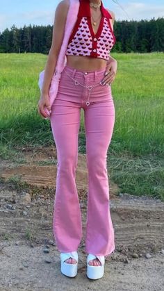 90s Fashion Pink, Baggy Mom Jeans, Jeans Women High Waist, Cottagecore Dresses, Pants Elegant, Mode Rose, Womens Flare Jeans, Hari Valentine, Streetwear Mode