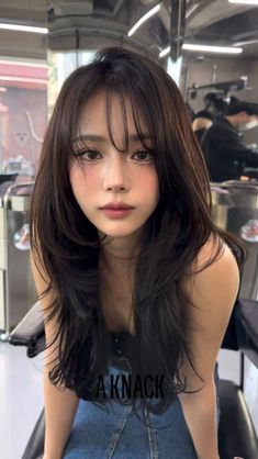 Hushcut Haircut Long Hair, Hair Color On Asian Women, Hair For Graduation Pictorial, Hairstyles Summer 2024, Korean Long Layered Haircut, Woman Hair