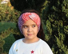 Pink Purple Ear Warmer Headband Kids | Hand Knit Turban Woman, Chunky Knit Turban, Wool Headwrap, ------------ You can combine it with your daughter with this beautiful hair band. Perfect accessory in autumn / winter. ---------- #pinkearwarmer #bohoheadband #winteraccessories #knittedturban #winterhairband #womenheadband #knittedheadband #christmasforgift #earwarmerheadbands #purpleheadband #chunkyturban #purpleearwarmer #kidsknitheadband